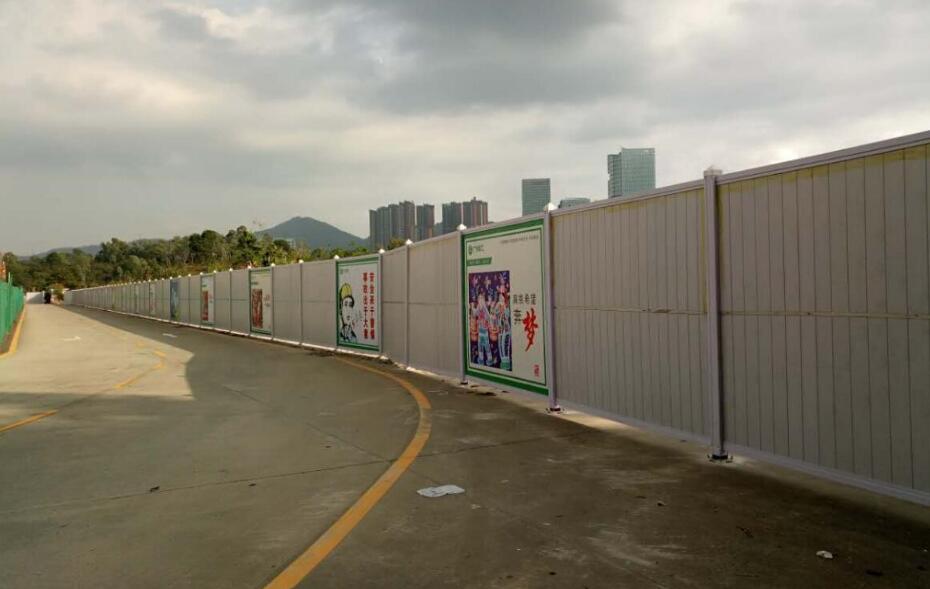 「pvc圍擋廠家」簡單分析PVC圍擋的應用優(yōu)勢和特點一般是什么?