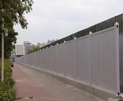 工程建設(shè)服務(wù)中，使用PVC施工圍擋有什么特點
