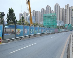 施工工地圍擋選取采購有什么講究嗎？旭東鋼構(gòu)廠家告訴你