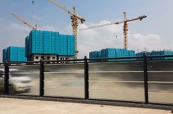 致力改善工程項(xiàng)目建筑安全，旭東鋼構(gòu)施工圍擋備受市場(chǎng)推崇